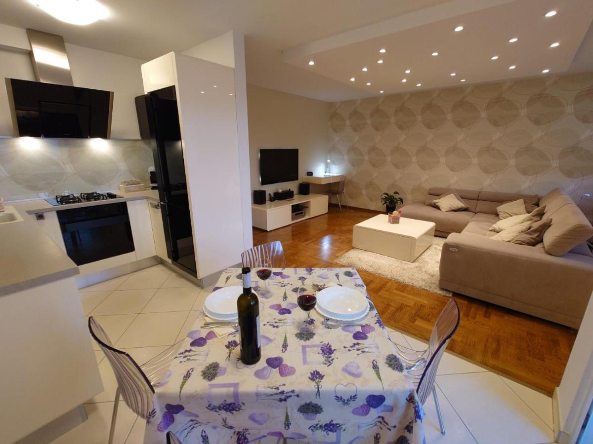 Apartamento Apartman Mare Nostrum**** Rijeka Exterior foto